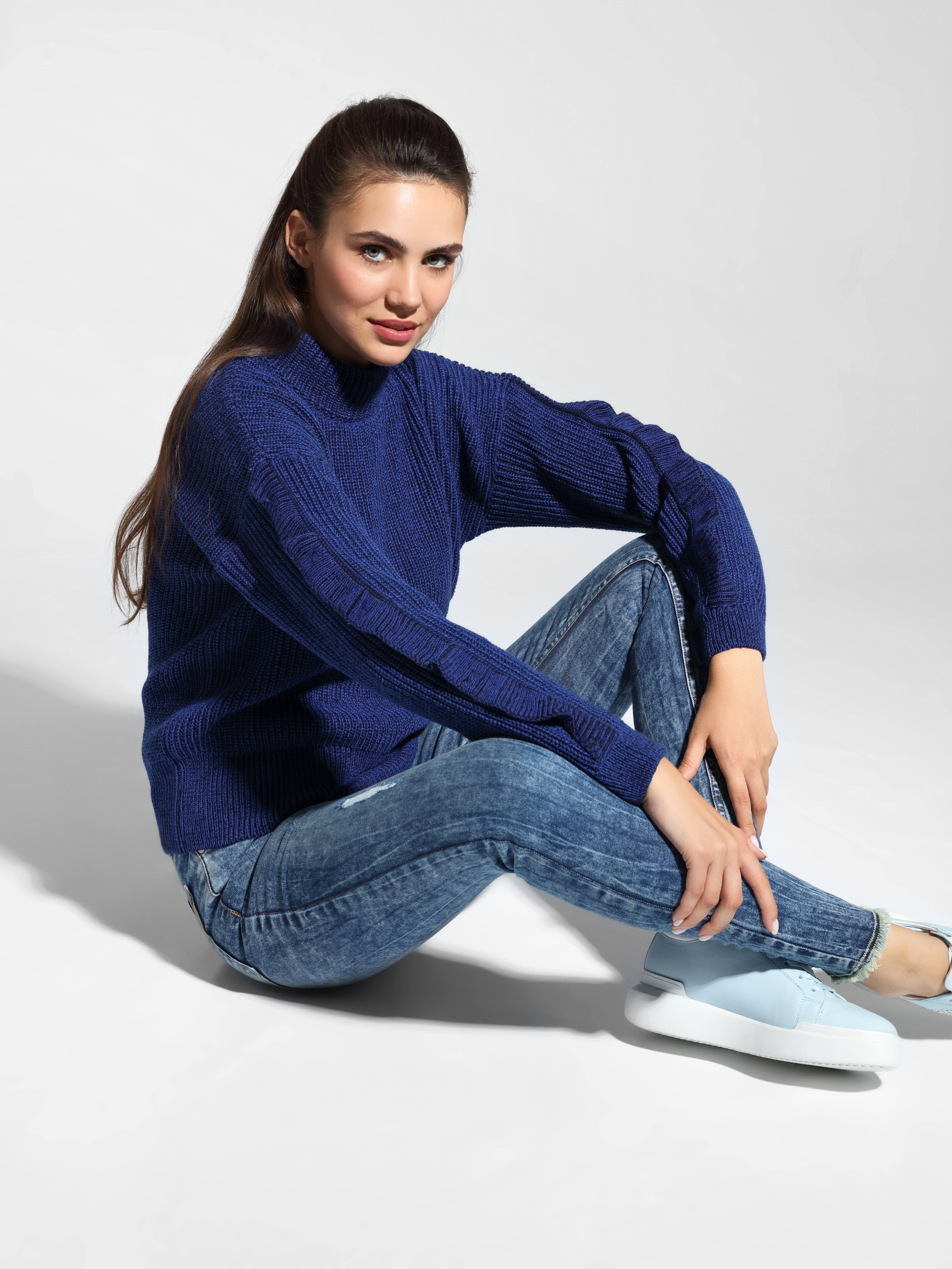 

Джемпер жіночий Conte ⭐️, Ice blue;royal blue, Oversize светр з італійської пряжі з мериносовою шерстю LDK 074