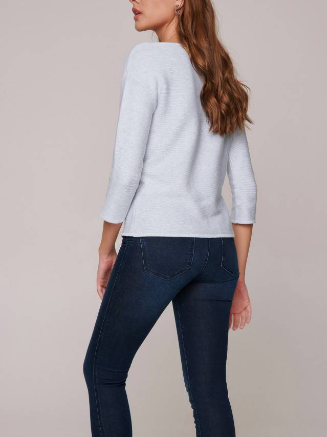 Джемпер жіночій трикотажни й прямого сілуету с рукавами 3/4. Виріз горловини круглий і оброблен прикетлеваною одинарной бейкою. - 2