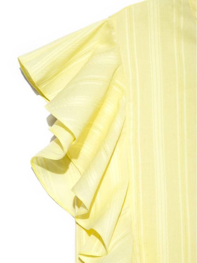 Блуза жіноча з однотонної текстильної тканини. Горловина кругла оздоблена окантовкою. Застібка по спинці на один гудзик. По переду і - 6