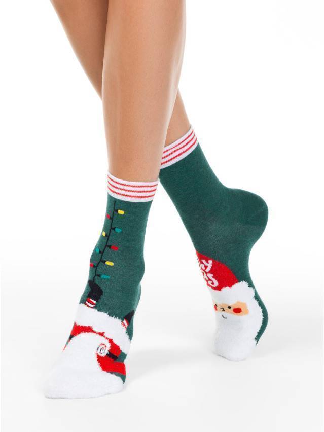 Жіночі шкарпетки з бавовни. Малюнки вивьязани з використаннн-ям обємної пушистої нітки, з новогодньою тематикою. - 2